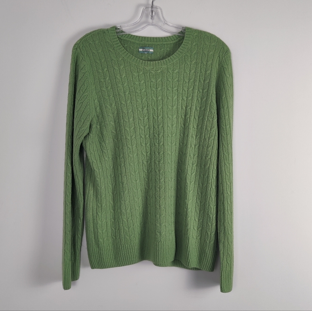 Bass & Co. Classic Cable Knit Sweater in Vibrant Green - Timeless Warmth